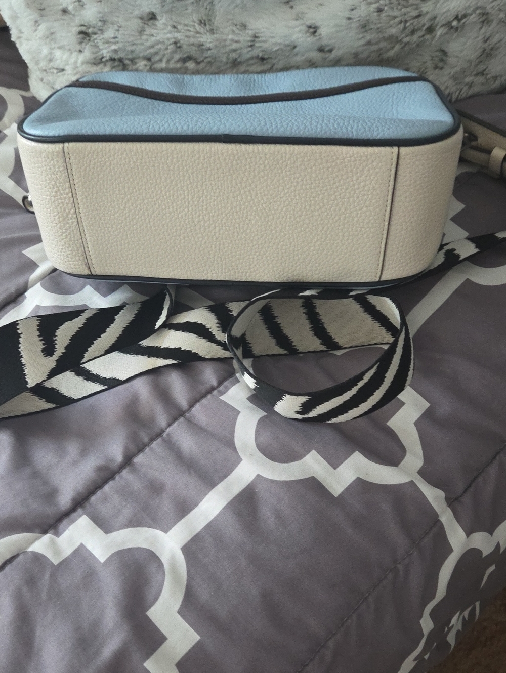 Coach Pale Blue Leather Camera Bag with Stripe Accent - Picture 4 of 8